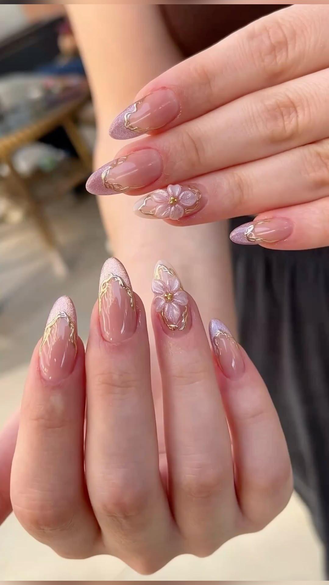 Luxurious Cat Eye Floral Nails