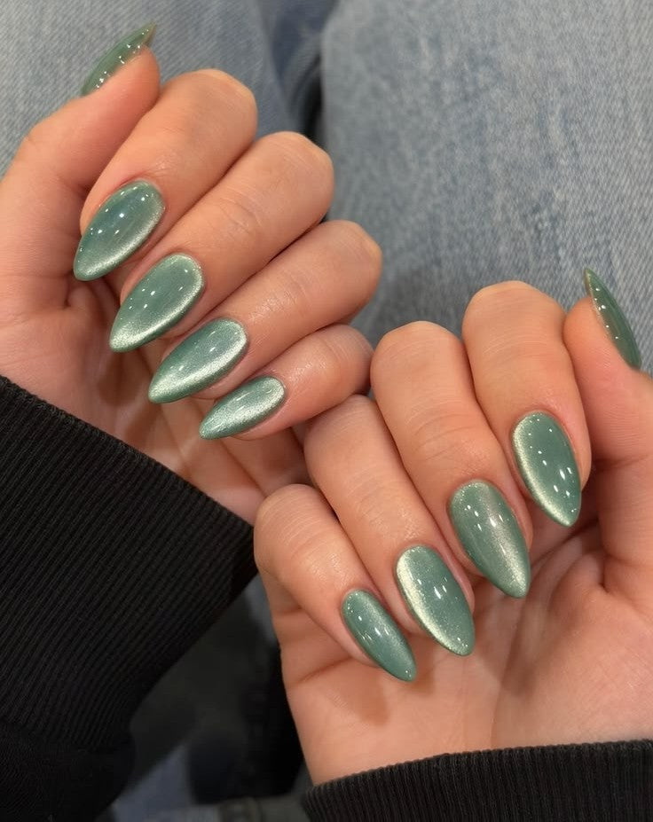 Tiffany Green Cat Eye Nails